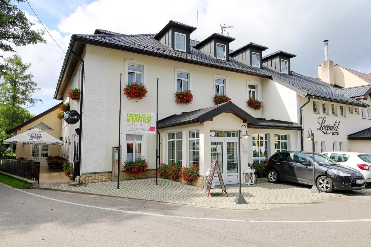 Hotel Leopold Račín Buitenkant foto