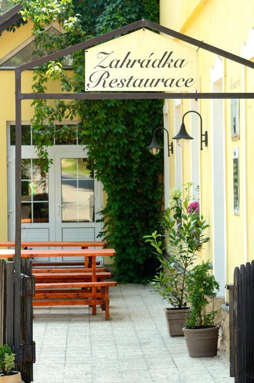 Hotel Leopold Račín Buitenkant foto
