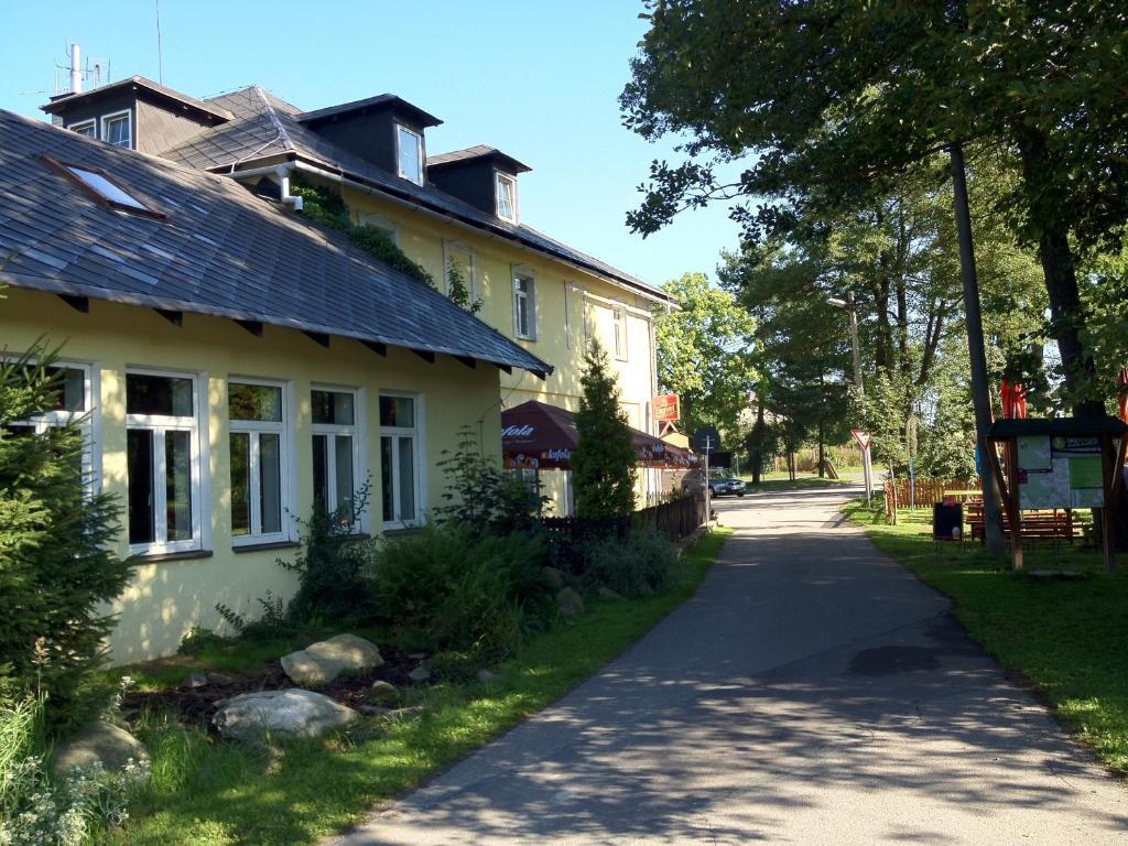 Hotel Leopold Račín Buitenkant foto